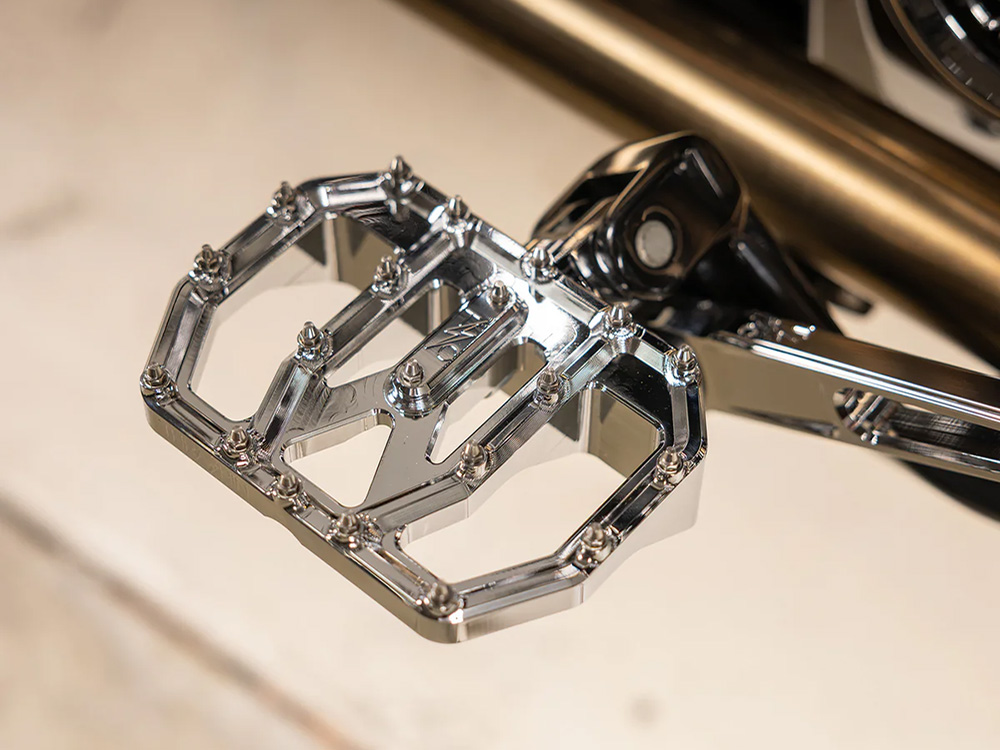 Thrashin Supply Aggressor Mini Floorboards – Chrome.