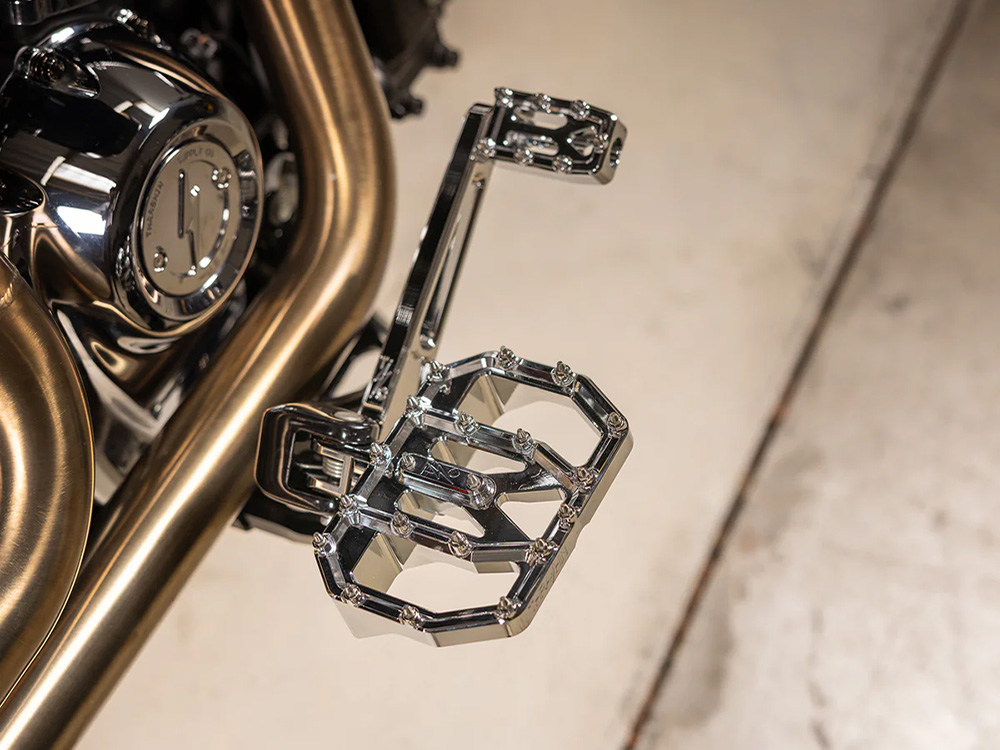Thrashin Supply Aggressor Mini Floorboards – Chrome. Fits Softail 2018up Front Rider