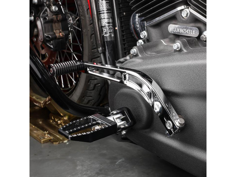 Thrashin Supply Billet Shift Lever – Chrome. Fits Softail 2018up with Mid Controls