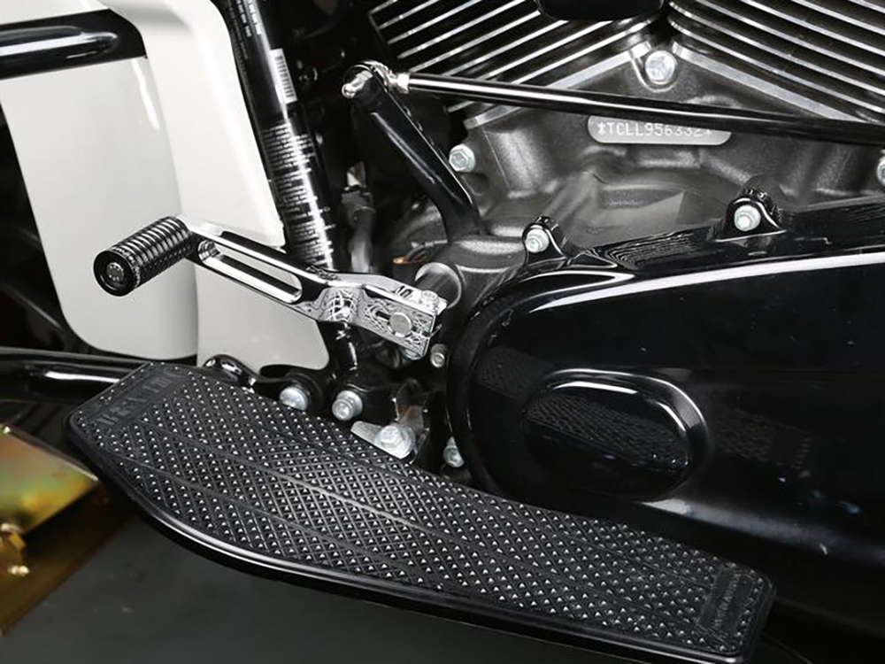 Thrashin Supply Billet Shift Lever – Chrome. 1in. Shorter Length. Fits Touring 1983up, Trike 2008up, FXR 1982-1994 & FL Softail 1986-2017.