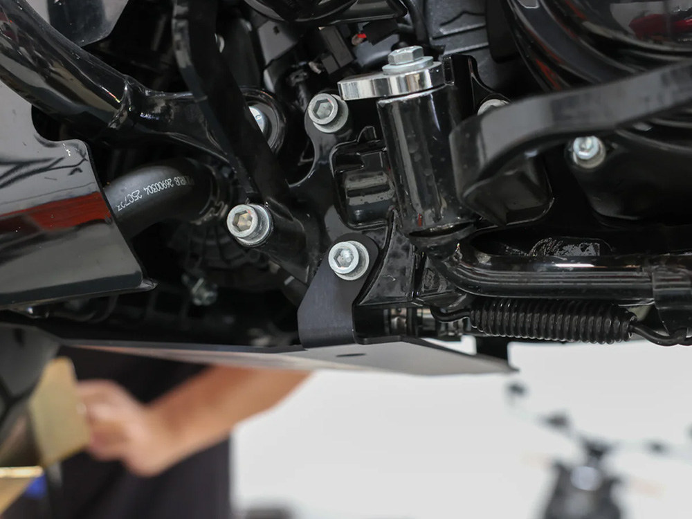 Thrashin Supply Skid Plate – Black. Fits CVO Touring 2023up & Street Glide & Road Glide 2024up