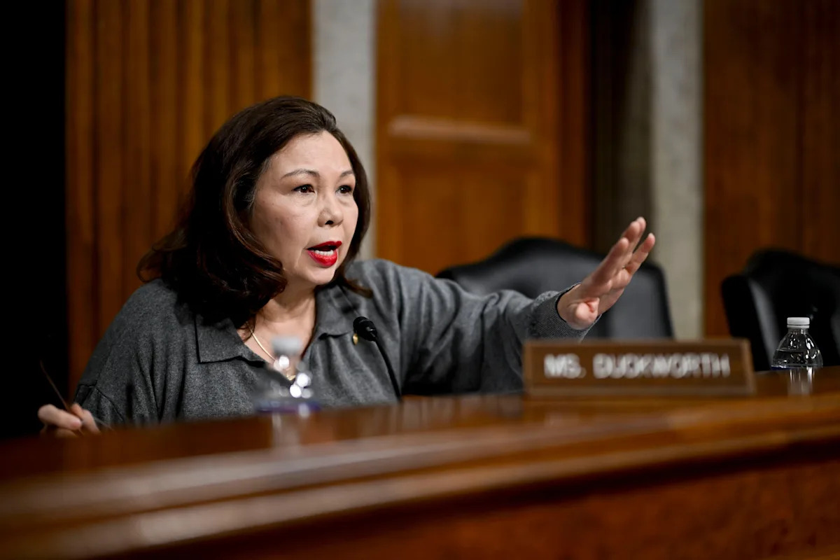 Senate Democrat demands that TSA lift its “shoes-on” policy, calling it a safety risk Senate Democrat demands that TSA lift its “shoes-on” policy, calling it a safety risk