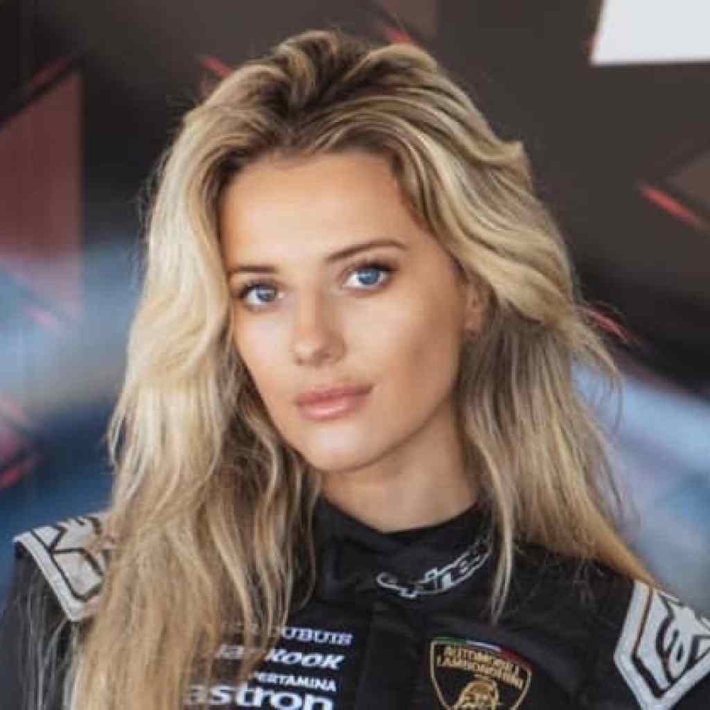 How Racing Driver Lindsay Brewer Is ‘Breaking Barriers’ on the Track — and Looking Good While Doing It How Racing Driver Lindsay Brewer Is ‘Breaking Barriers’ on the Track — and Looking Good While Doing It