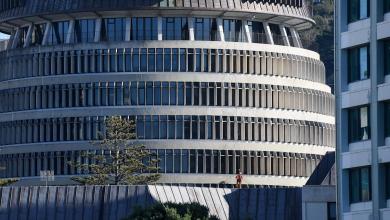 Soaring tariffs have investors concerned New Zealand’s kiwi may near 2020 low Soaring tariffs have investors concerned New Zealand’s kiwi may near 2020 low
