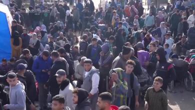 Palestinians wait for Israel to allow their return to northern Gaza Palestinians wait for Israel to allow their return to northern Gaza