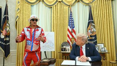 Kid Rock Appears With Donald Trump In Oval Office As POTUS Signs Executive Order On Concert Ticket Reselling Kid Rock Appears With Donald Trump In Oval Office As POTUS Signs Executive Order On Concert Ticket Reselling
