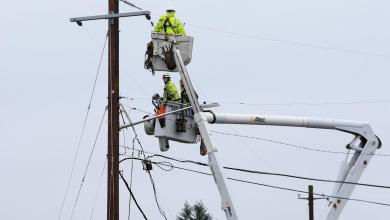 Power outage leaves more than 35,000 households in southern Oregon in the dark Power outage leaves more than 35,000 households in southern Oregon in the dark