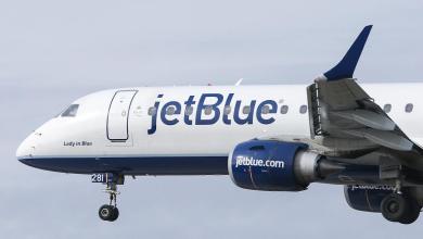 Man opens door of taxiing JetBlue plane after arguing with girlfriend Man opens door of taxiing JetBlue plane after arguing with girlfriend
