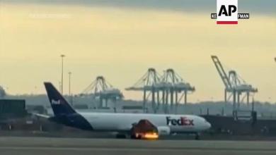 FedEx cargo plane makes emergency landing following bird strike, engine fire FedEx cargo plane makes emergency landing following bird strike, engine fire