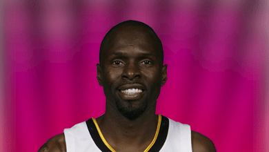 Mavericks assistant coach Darrell Armstrong arrested on charge of aggravated assault with deadly weapon Mavericks assistant coach Darrell Armstrong arrested on charge of aggravated assault with deadly weapon