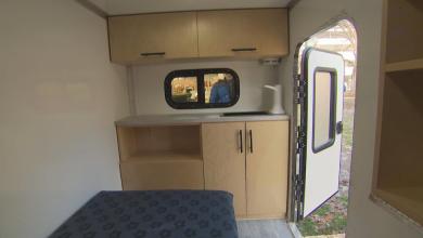 Tiny mobile home removed from Toronto park after occupant gets apartment Tiny mobile home removed from Toronto park after occupant gets apartment