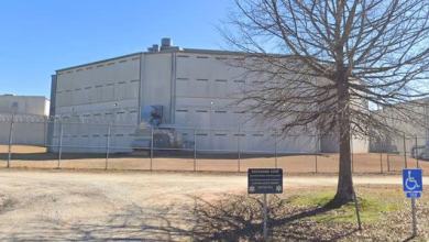 Man, Who Was Mistakenly Released from Georgia Jail After Murdering His Girlfriend, Found in Florida After 2 Weeks on the Run Man, Who Was Mistakenly Released from Georgia Jail After Murdering His Girlfriend, Found in Florida After 2 Weeks on the Run