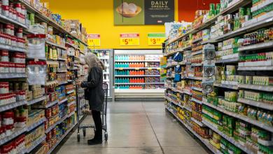 US retail sales fall more than expected in January US retail sales fall more than expected in January