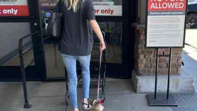 17 Inconsiderate People Who Need To Be Banned From Public Spaces Immediately 17 Inconsiderate People Who Need To Be Banned From Public Spaces Immediately