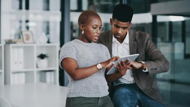 Over 50% Of Hybrid Workers Admitted To Partaking In A New Controversial Office Trend, And This Is Why They’re Defending It Over 50% Of Hybrid Workers Admitted To Partaking In A New Controversial Office Trend, And This Is Why They’re Defending It