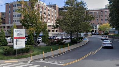 5 nurses who work on the same floor at Massachusetts hospital have brain tumors 5 nurses who work on the same floor at Massachusetts hospital have brain tumors
