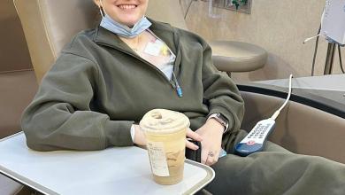 Woman, 27, is diagnosed with breast cancer just 2 weeks before her sister, 32, receives the same diagnosis Woman, 27, is diagnosed with breast cancer just 2 weeks before her sister, 32, receives the same diagnosis