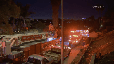 Terrifying balcony collapse at Los Angeles home rattles residents Terrifying balcony collapse at Los Angeles home rattles residents