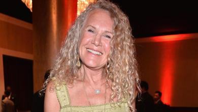 Walmart heiress worth .8 billion quietly enters political discourse with New York Times ad declaring ‘the dignity of our country is not for sale’ Walmart heiress worth .8 billion quietly enters political discourse with New York Times ad declaring ‘the dignity of our country is not for sale’