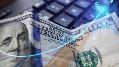 1 Cathie Wood and Warren Buffett Stock That Could Go Parabolic in 2025 1 Cathie Wood and Warren Buffett Stock That Could Go Parabolic in 2025