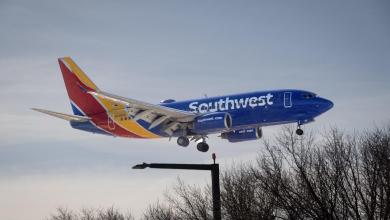 Woman Strips Down And Goes Berserk On Southwest Flight To Phoenix Woman Strips Down And Goes Berserk On Southwest Flight To Phoenix
