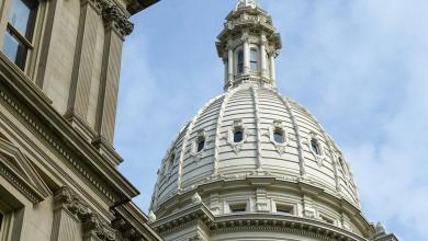 Whitmer floats extending minimum wage, sick leave negotiations Whitmer floats extending minimum wage, sick leave negotiations