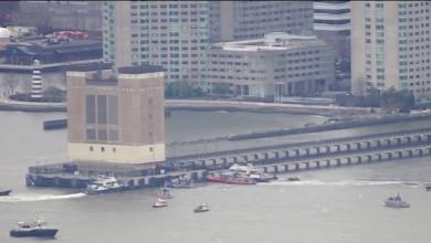 Helicopter crashes into Hudson River in New York City Helicopter crashes into Hudson River in New York City
