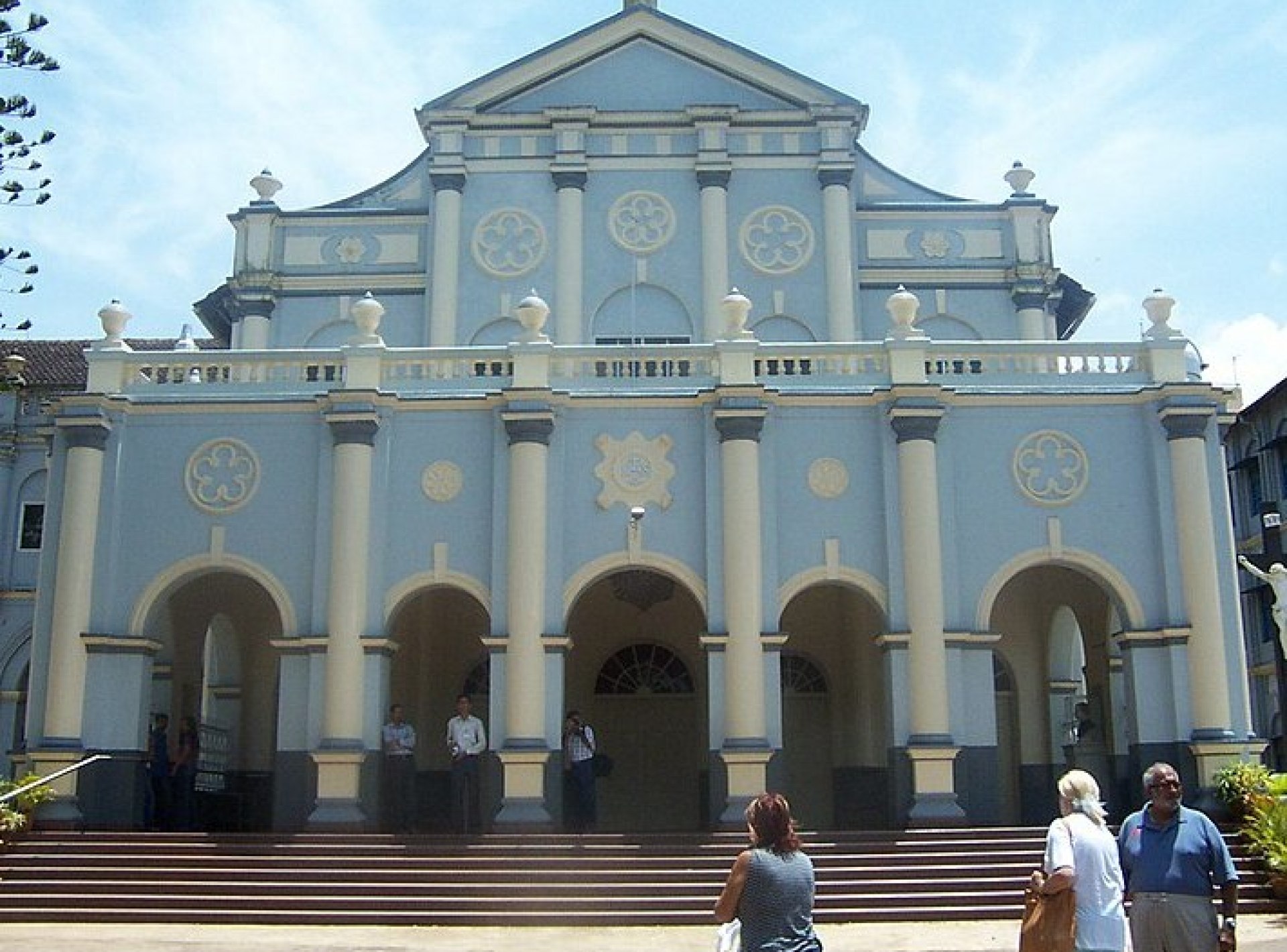 St. Aloysius Church in Mangalore, showcasing its stunning architecture and vibrant surroundings. St. Aloysius Church in Mangalore, showcasing its stunning architecture and vibrant surroundings.