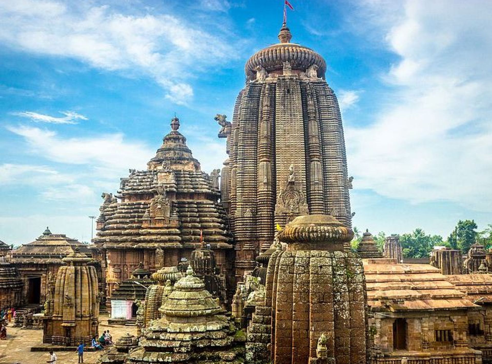 Lingaraj Temple in Bhubaneswar showcasing intricate architecture and vibrant cultural heritage. Lingaraj Temple in Bhubaneswar showcasing intricate architecture and vibrant cultural heritage.