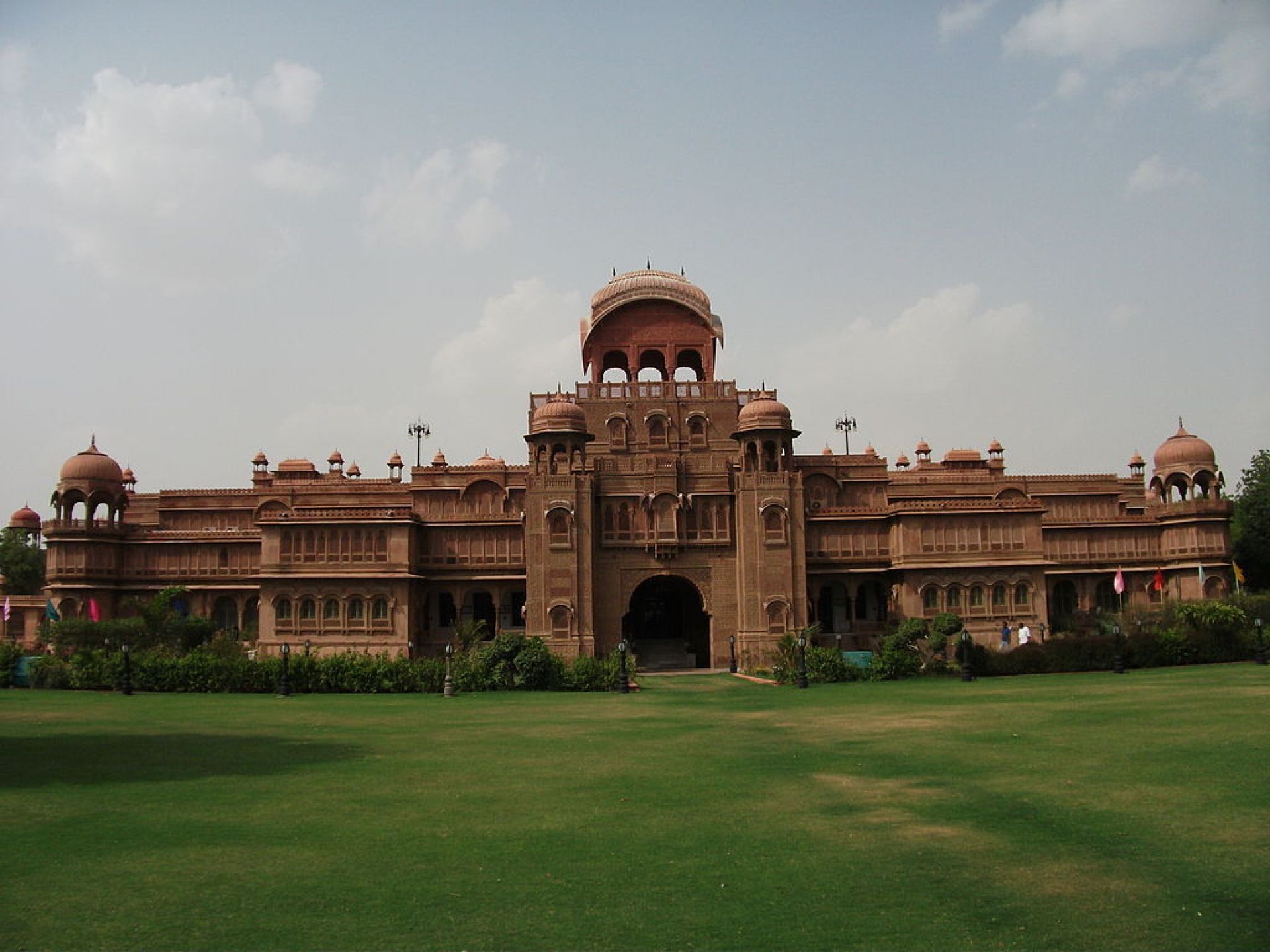 Image of Sujangarh Fort showcasing its impressive architecture and historical significance in Sujangarh, India. Image of Sujangarh Fort showcasing its impressive architecture and historical significance in Sujangarh, India.