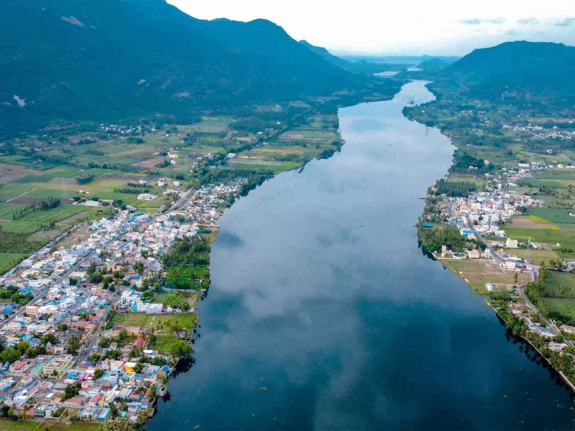 A scenic view of Salem, showcasing its vibrant landscape and urban charm under a bright blue sky. A scenic view of Salem, showcasing its vibrant landscape and urban charm under a bright blue sky.
