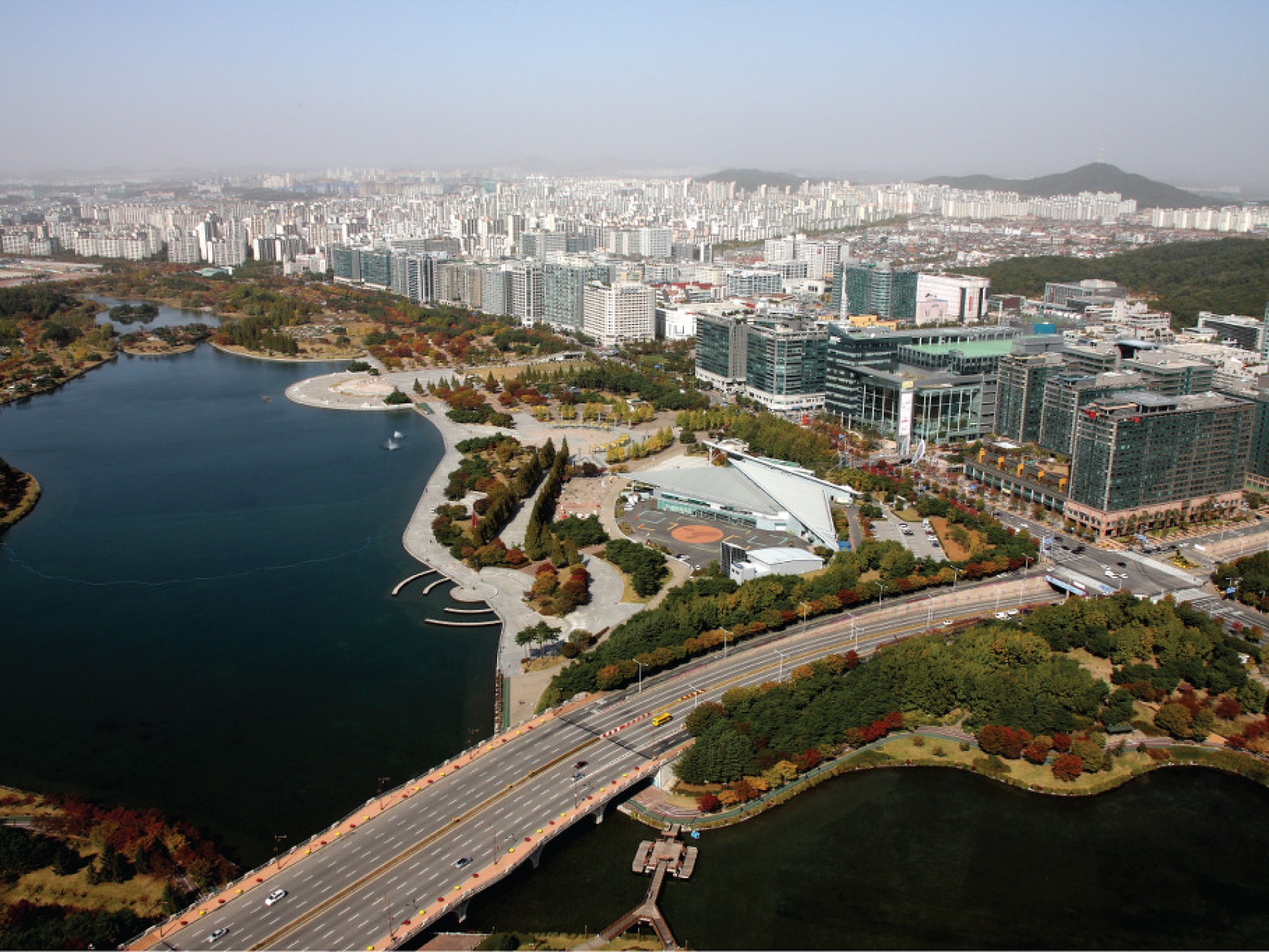 City skyline of Goyang showcasing modern architecture and urban development under a clear sky. City skyline of Goyang showcasing modern architecture and urban development under a clear sky.