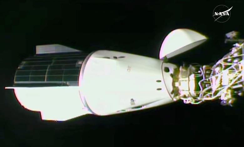 Nasa’s shy stars accepting their recently arrived at the space station Nasa’s shy stars accepting their recently arrived at the space station
