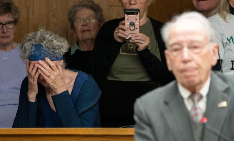 ‘Where is Congress?’ Sen. Chuck Grassley Town Aowa Hall is fastly warm ‘Where is Congress?’ Sen. Chuck Grassley Town Aowa Hall is fastly warm