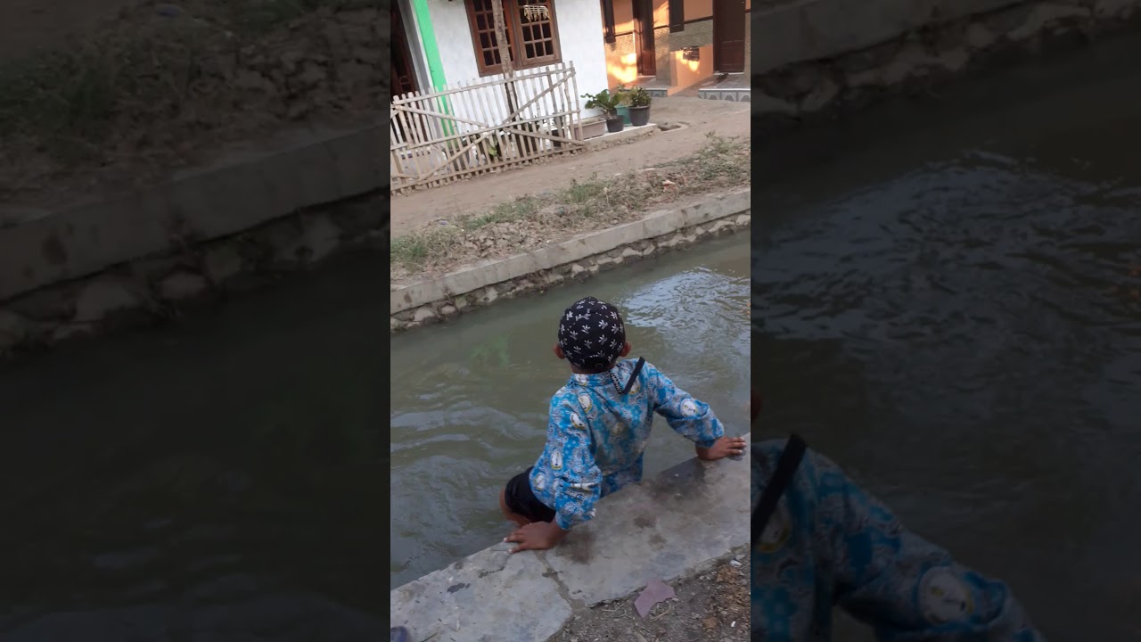 Foto Model Cèwe Cantik Lagi Mandi Di Kali Foto Model Cèwe Cantik Lagi Mandi Di Kali