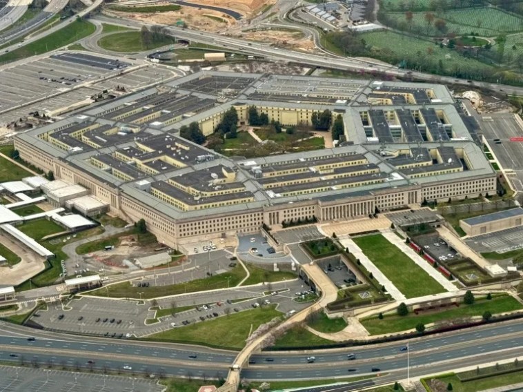 US Pentagon imposes new restrictions on media US Pentagon imposes new restrictions on media