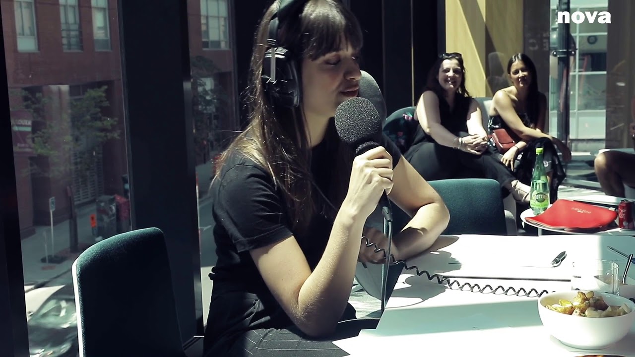 Clara Luciani depuis les Francos de Montréal | Plus Près De Toi Clara Luciani depuis les Francos de Montréal | Plus Près De Toi