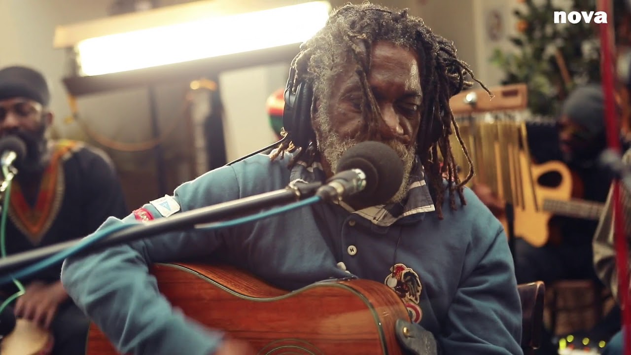 Inna de Yard & Winston MCAnuff – Malcom X | Live Plus Près De Toi Inna de Yard & Winston MCAnuff – Malcom X | Live Plus Près De Toi