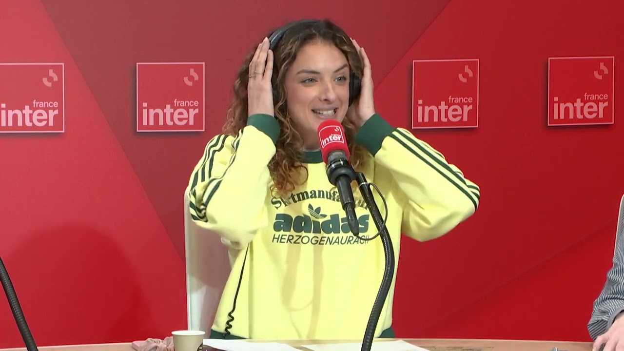 Clash entre deux chroniqueuses – La drôle d’humeur de Camille Lavabre Clash entre deux chroniqueuses – La drôle d’humeur de Camille Lavabre
