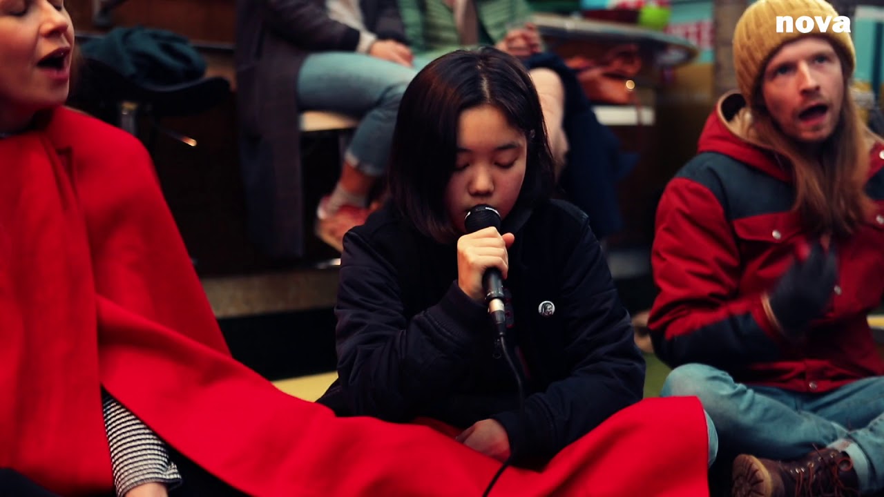 Superorganism – Everybody wants to be famous | Live Plus Près De Toi Superorganism – Everybody wants to be famous | Live Plus Près De Toi