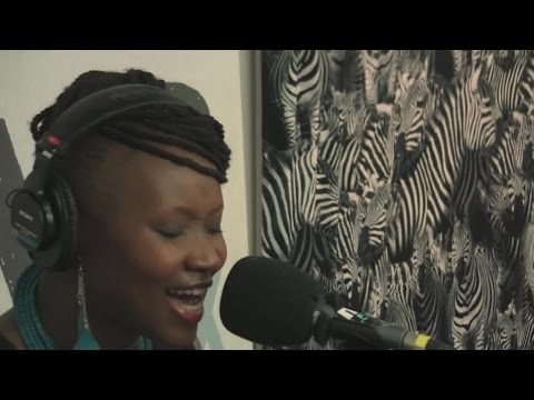 Julia Sarr – Manko (Live @ nova) Julia Sarr – Manko (Live @ nova)