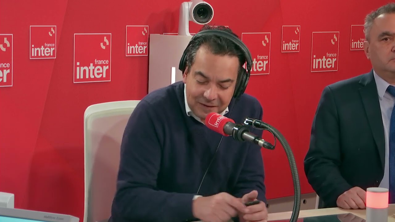Hollande-Mélenchon, le retour des frères ennemis de la gauche – L’édito politique de Patrick Cohen Hollande-Mélenchon, le retour des frères ennemis de la gauche – L’édito politique de Patrick Cohen