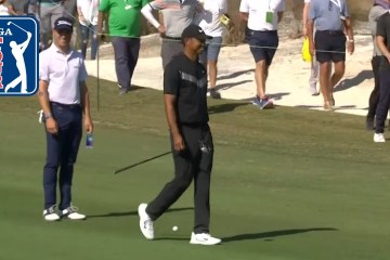 Tiger Woods outdrives Justin Thomas at Hero World Challenge 2019 Tiger Woods outdrives Justin Thomas at Hero World Challenge 2019