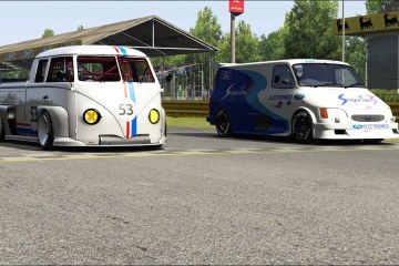 Ford Transit Superva 3 vs Volkswagen T1 Transporter LM917K at Old Spa Ford Transit Superva 3 vs Volkswagen T1 Transporter LM917K at Old Spa