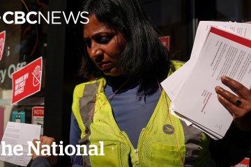 Canada Post strike disrupts delivery of voter cards, election ballots Canada Post strike disrupts delivery of voter cards, election ballots