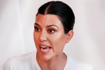 Kourtney Kardashian cries & Slams Khloe Kardashian after Feud with Kim Kardashian Kourtney Kardashian cries & Slams Khloe Kardashian after Feud with Kim Kardashian