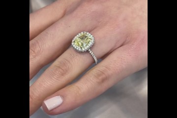 4.5 ct Light Yellow Diamond Halo Engagement Ring 4.5 ct Light Yellow Diamond Halo Engagement Ring