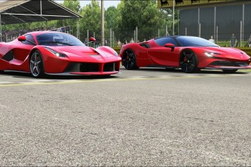 Alfa Romeo 8C-R Tazio 2020 vs Ferrari SF90 Stradale 2020 at Monza Full Course Alfa Romeo 8C-R Tazio 2020 vs Ferrari SF90 Stradale 2020 at Monza Full Course