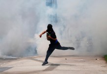 Trump to send national guard to quell immigration protests in LA