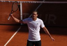 Alexander Zverev, Aryna Sabalenka advance at Italian Open